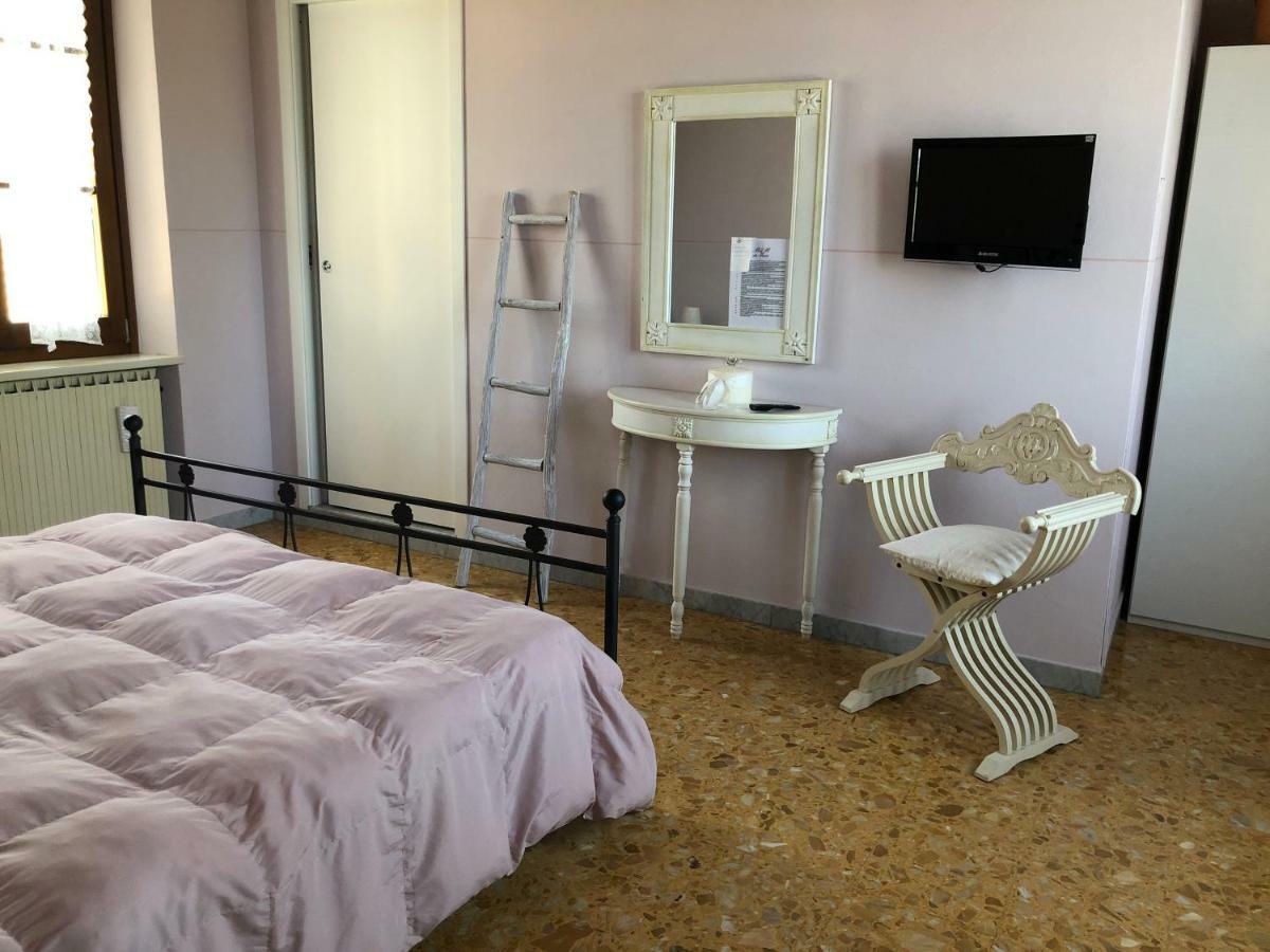 B & B Da Ferro Massarosa Luaran gambar